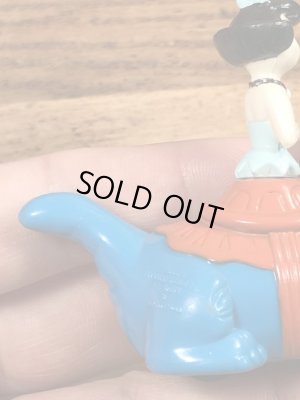 90年代頃のフリントストーンのベティのビンテージのミールトイ