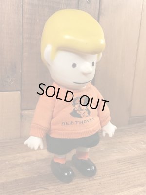 60年代のスヌーピーのシュローダーのビンテージのフィギュア