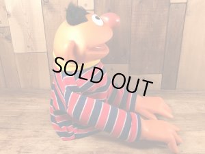 70年代のセサミストリートのアーニーのビンテージのハンドパペットドール