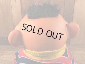 70年代のセサミストリートのアーニーのビンテージのハンドパペットドール