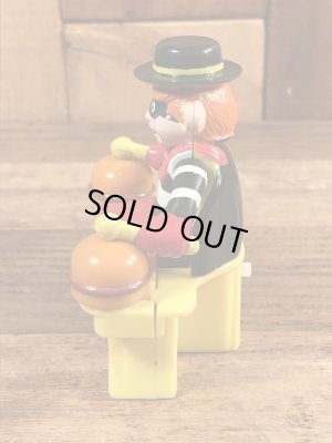 90年代のマクドナルドのハンバーグラーのヴィンテージのハッピーミールトイ