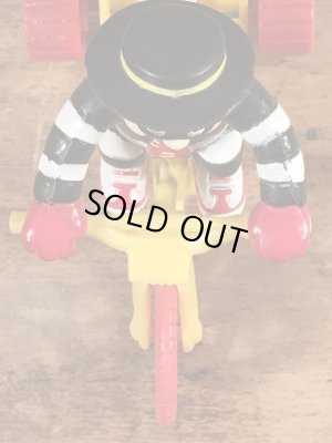 90年代のマクドナルドのハンバーグラーのビンテージのハッピーミールトイ