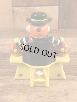 90年代のマクドナルドのハンバーグラーのヴィンテージのハッピーミールトイ