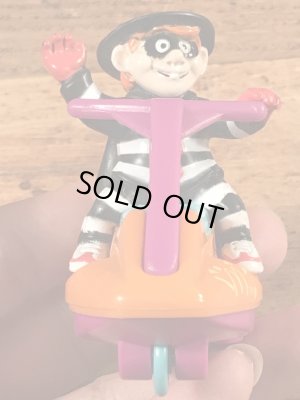 90年代のマクドナルドのハンバーグラーのビンテージのハッピーミールトイ