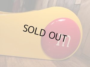 90年代のエムアンドエムズのビンテージのディスプレイラック