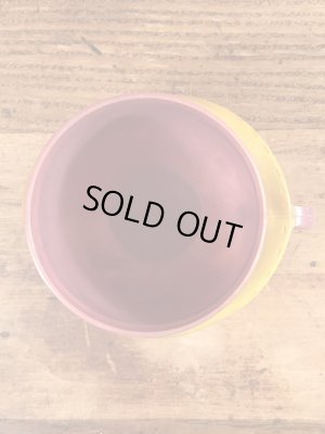 アドバタイジングキャラクターのファニーフェイスのビンテージのマグカップ