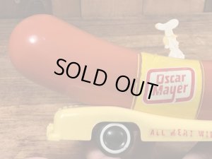 オスカーメイヤーのウインナーモービルのビンテージのトイ