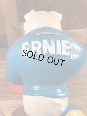 企業キャラクターのアーニーピッグのビンテージの貯金箱フィギュア