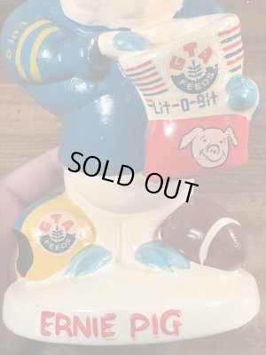 アドバタイジングキャラクターのErnie Pigのヴィンテージのコインバンクドール