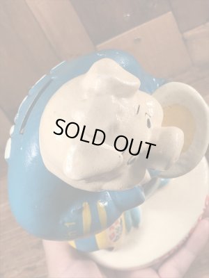 企業キャラクターのアーニーピッグのビンテージの貯金箱フィギュア