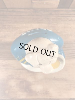 企業キャラクターのアーニーピッグのビンテージの貯金箱フィギュア