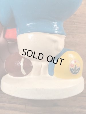 アドバタイジングキャラクターのErnie Pigのヴィンテージのコインバンクドール