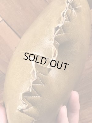 アドバタイジングキャラクターのナウガモンスターのビンテージのドール