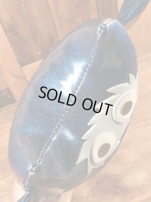 企業キャラクターのナウガモンスターのビンテージのぬいぐるみ