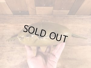 企業キャラクターのナウガモンスターのヴィンテージのトイ