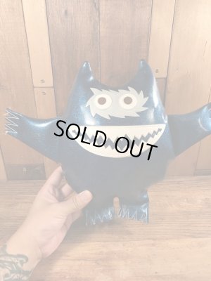 アドバタイジングキャラクターのナウガモンスターのヴィンテージのトイ