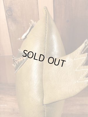 企業キャラクターのナウガモンスターのヴィンテージのトイ