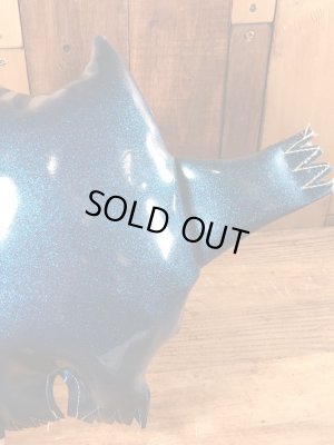 アドバタイジングキャラクターのナウガモンスターのヴィンテージのトイ