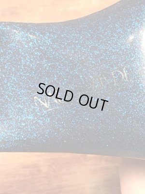 企業キャラクターのナウガモンスターのビンテージのぬいぐるみ