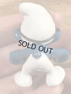 70年代頃のゴーグルをしたスーパースマーフのビンテージのPVCフィギュア