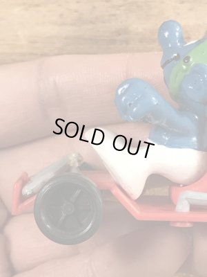 80年代頃のゴーカートに乗ったスーパースマーフのビンテージのPVCフィギュア