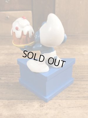 80’sのケーキを持ったスマーフのヴィンテージPVC製フィギュア