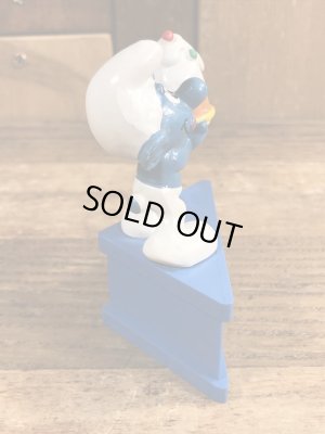 80年代頃のケーキを持ったスマーフのビンテージPVCフィギュア