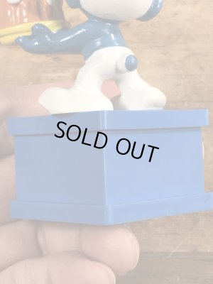 80’sのケーキを持ったスマーフのヴィンテージPVC製フィギュア