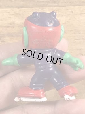 80年代頃のスケートをしているアストロスニックのビンテージのPVCフィギュア