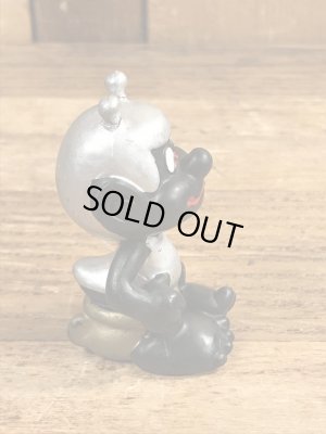 80年代頃のトイレをしているアストロスニックのビンテージのPVCフィギュア