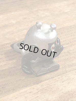 80年代頃の寝ながら本を読んでいるアストロスニックのビンテージのPVCフィギュア