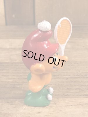 70年代頃のテニスをしているグノームファミリーのビンテージのPVCフィギュア