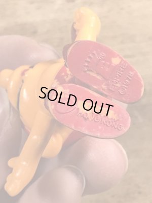 70’sのキャンディを持ったグノームファミリーのヴィンテージのPVC製フィギュア