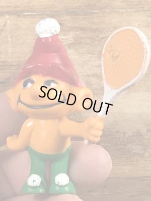 70年代頃のテニスをしているグノームファミリーのビンテージのPVCフィギュア