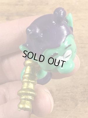 80年代頃のスマーフによく似たアストロスニックのビンテージのPVCフィギュア