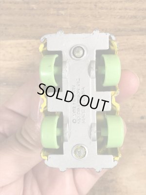 80’sのセサミストリートのバートのヴィンテージのダイキャストミニカー