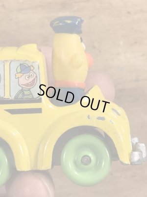 80’sのセサミストリートのバートのヴィンテージのダイキャストミニカー