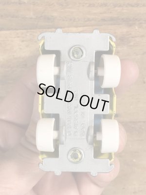 80’sのセサミストリートのクッキーモンスターのヴィンテージのダイキャストミニカー