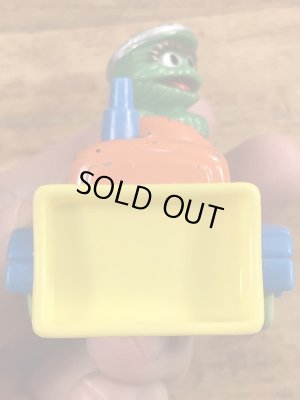 80年代頃のセサミストリートのオスカーのビンテージのミニカー