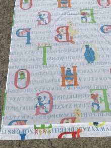 他の写真2: Sesame Street “Alphabet” Flat Sheet　セサミストリート　ビンテージ　フラットシーツ　生地　80年代