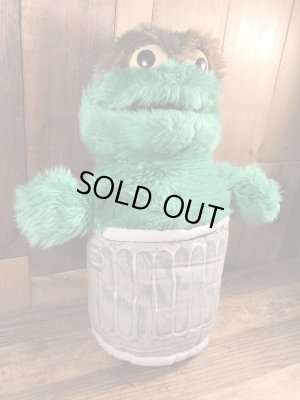 80年代頃のセサミストリートのオスカーのビンテージのぬいぐるみ