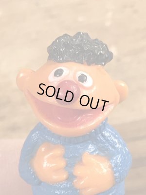 80年代頃のセサミストリートのアーニーのビンテージのPVCフィギュア