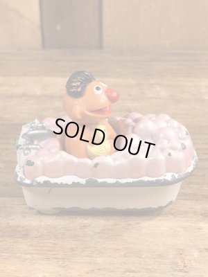 80年代頃のセサミストリートのアーニーのビンテージのミニカー