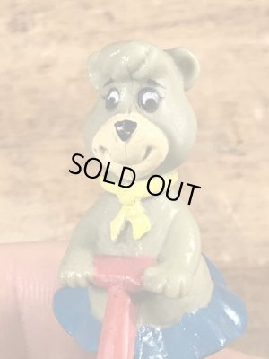 90年代頃のヨギベアのビンテージのミールトイ