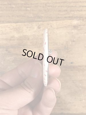 80年代頃のメッセージが書かれたビンテージの缶バッジ