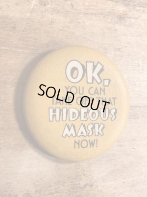 80年代頃のホールマーク社製のメッセージが書かれたビンテージの缶バッジ