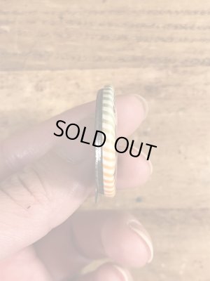 60~70年代頃のSave Water Shower With A Friendのメッセージが書かれたビンテージの缶バッジ