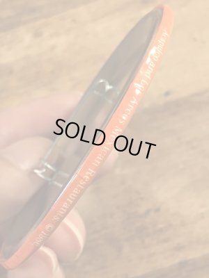 80'sのAsk Me If I Really Give A Shirt.のメッセージが書かれたビンテージの缶バッジ