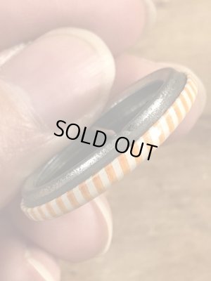 60~70’sのSave Water Shower With A Friendのメッセージが書かれたヴィンテージの缶バッチ