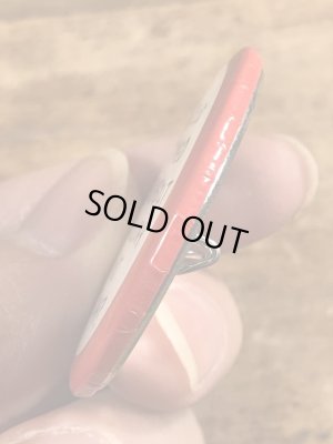 80年代頃のWhat's So Goddamned Terrific About...のメッセージが書かれたビンテージの缶バッジ